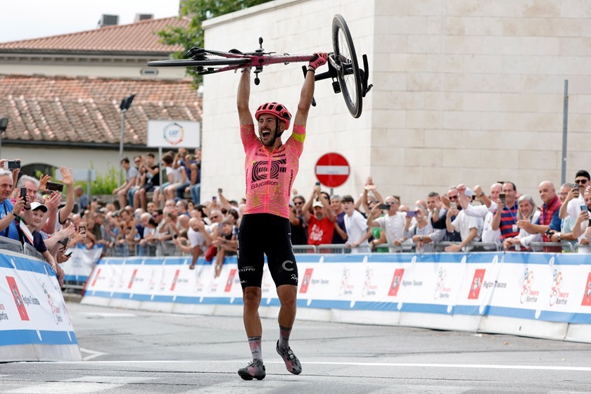 Альберто Беттиоль завоевал победу на чемпионате Италии по велоспорту