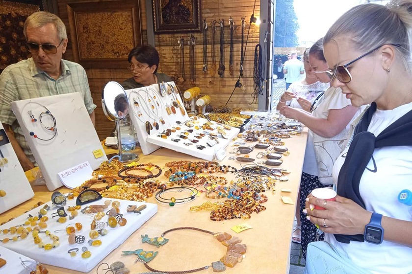 Более полусотни мастеров представили свои изделия на «Янтарных выходных»