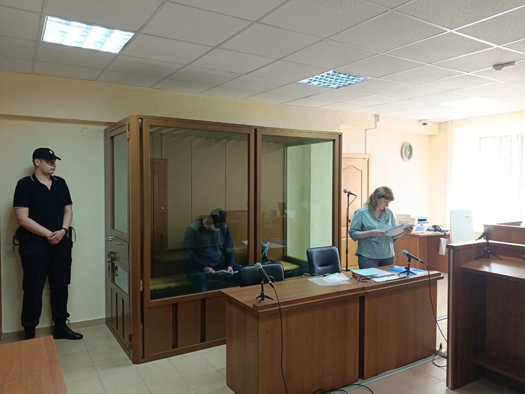 Бывший полицейский осужден за смертельную аварию Бывший полицейский осужден за смертельную аварию