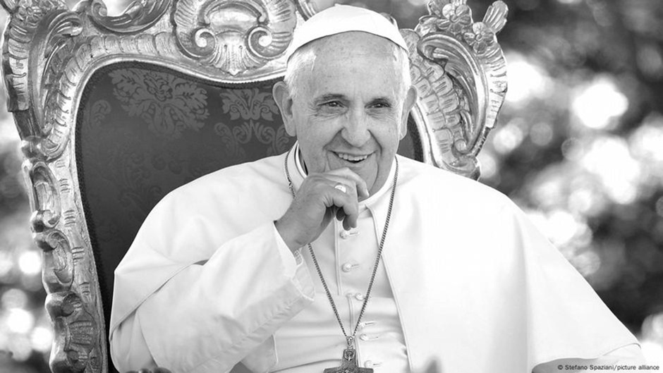 Ватикан объявил о смерти Папы Римского Франциска