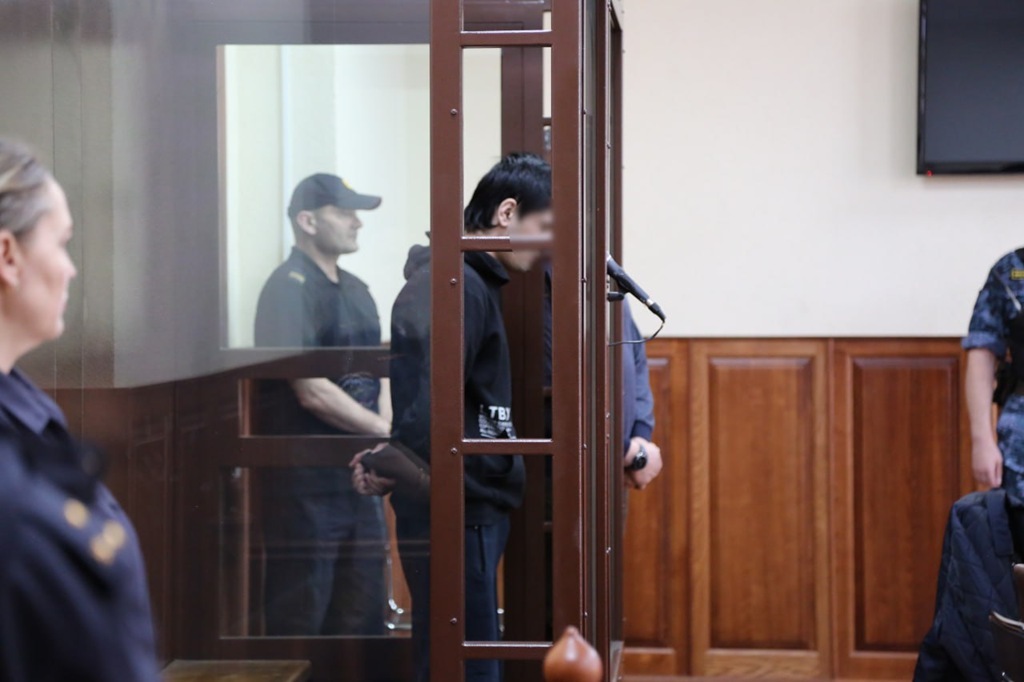 К 16 годам приговорили гражданина Узбекистана за похищение и насилие над несовершеннолетней