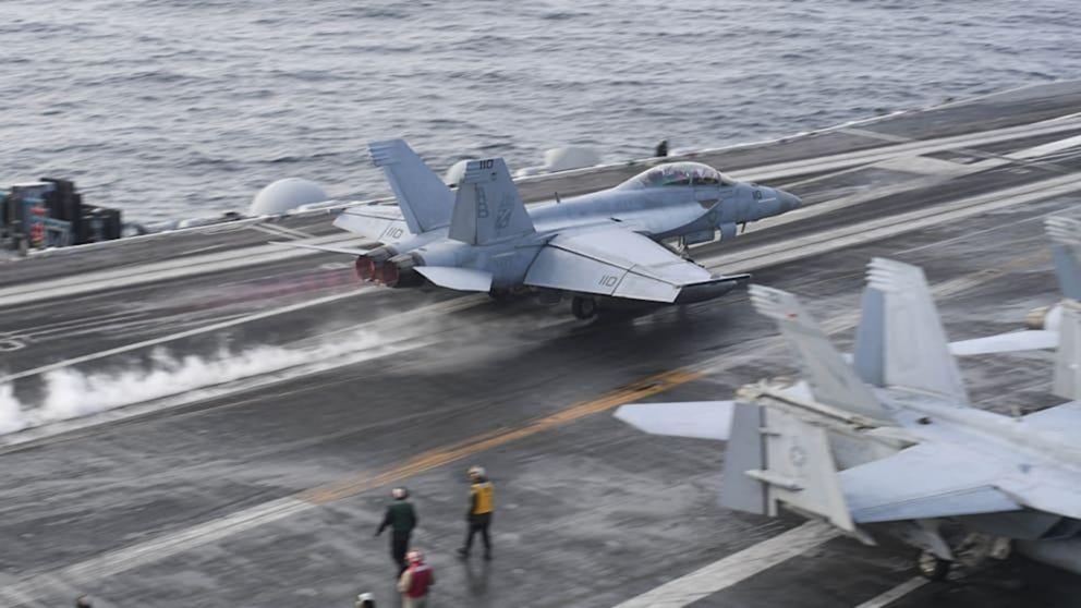 Американский истребитель за $60 млн затонул в Красном море после атаки хуситов