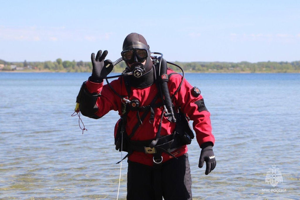 Водолазы МЧС провели тренировочные сборы на Виштынецком озере