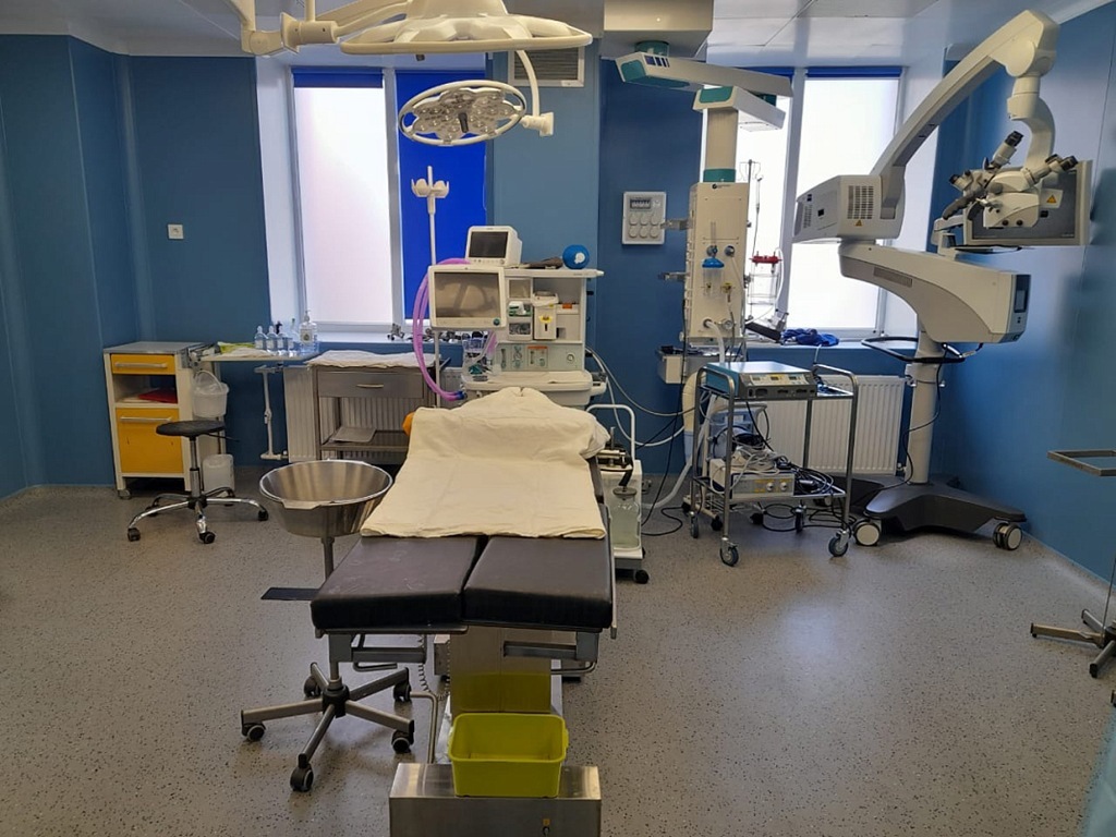 В Австрии разразился медицинский скандал: врач допустила дочь-подростка к операции на мозге