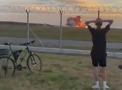 Трагедия на авиабазе в Польше: крушение истребителя F-16 (видео)