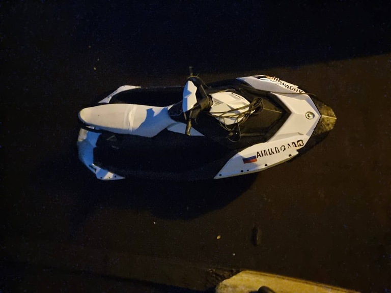 В Петербурге произошло опрокидывание гидроцикла