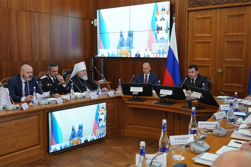 Почти тысяча казаков несут службу в Калининградской области