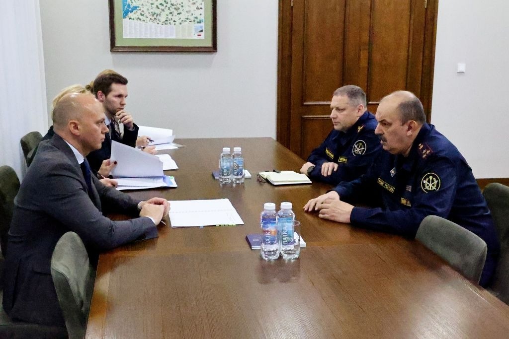 Губернатор Беспрозванных обсудил с руководством УФСИН социальную адаптацию осужденных Губернатор Беспрозванных обсудил с руководством УФСИН социальную адаптацию осужденных