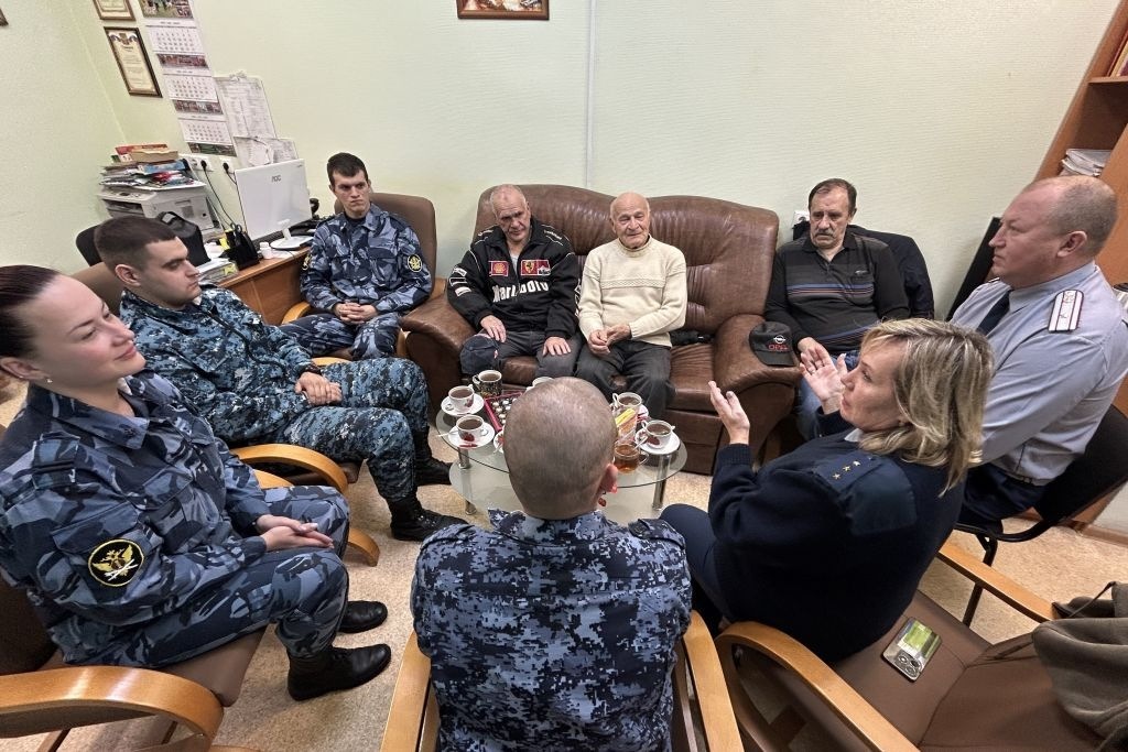 Ветераны УФСИН рассказали молодым коллегам о службе Ветераны УФСИН рассказали молодым коллегам о службе