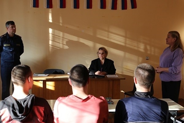 Арт‑терапия в изоляторе: как подростки в СИЗО учились понимать себя