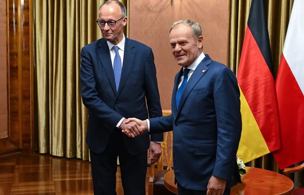 Встреча Мерца и Туска в Берлине была омрачена историческими спорами