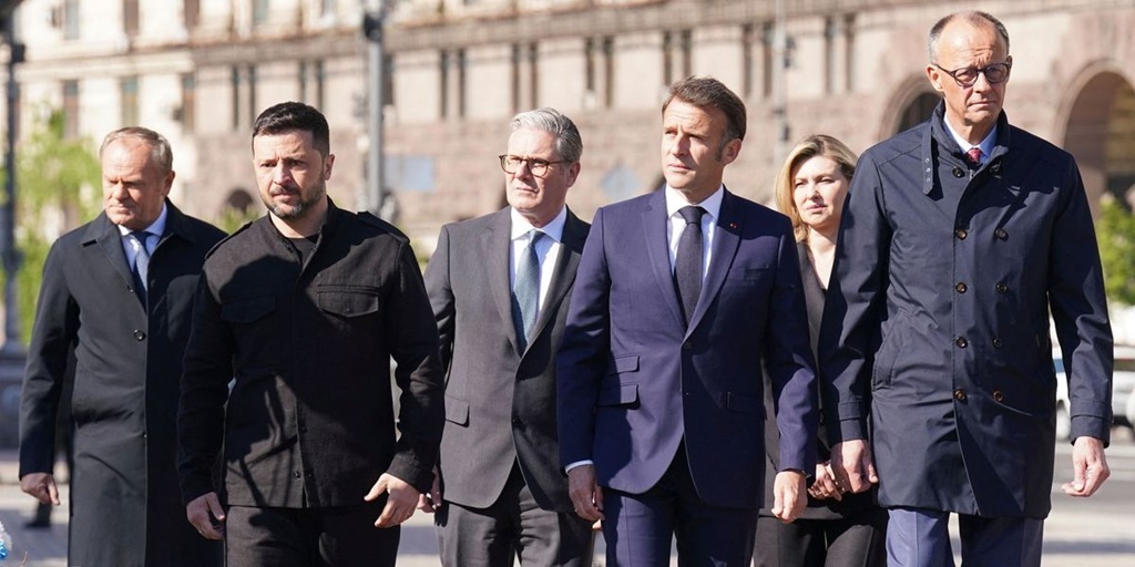 Spiegel: Европейские лидеры не верят в искренность США и опасаются сговора за спиной Украины