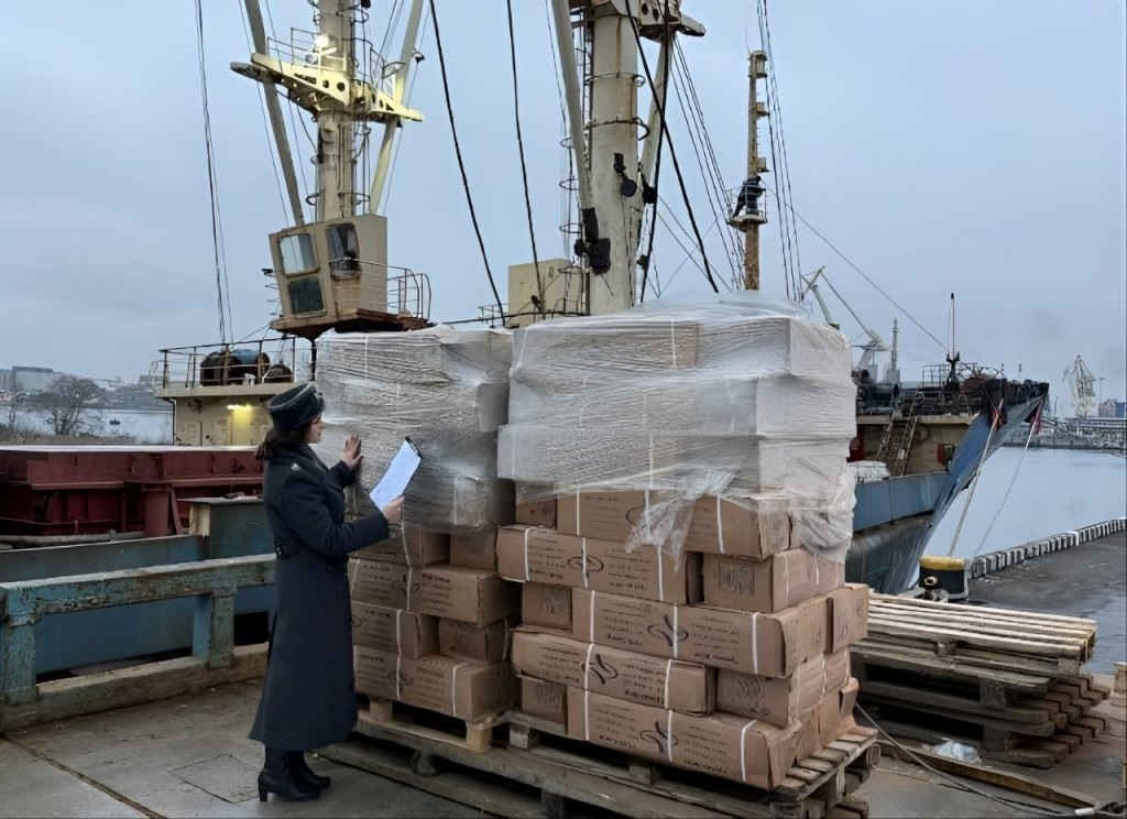 В Нигерию отгрузили первую трюмную партию российской рыбы В Нигерию отгрузили первую трюмную партию российской рыбы