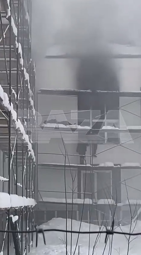 В Сыктывкаре в учебном центре полиции произошёл взрыв и пожар, четыре человека в крайне тяжёлом состоянии В Сыктывкаре в учебном центре полиции произошёл взрыв и пожар, четыре человека в крайне тяжёлом состоянии