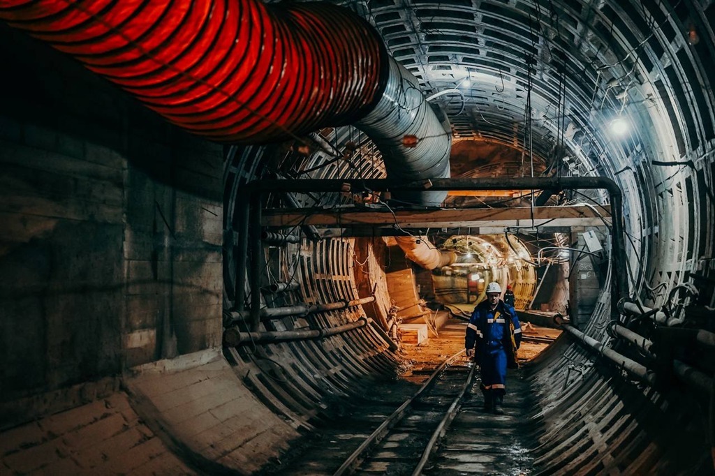 Власти Петербурга в 1,5 раза увеличили расходы на строительство метро