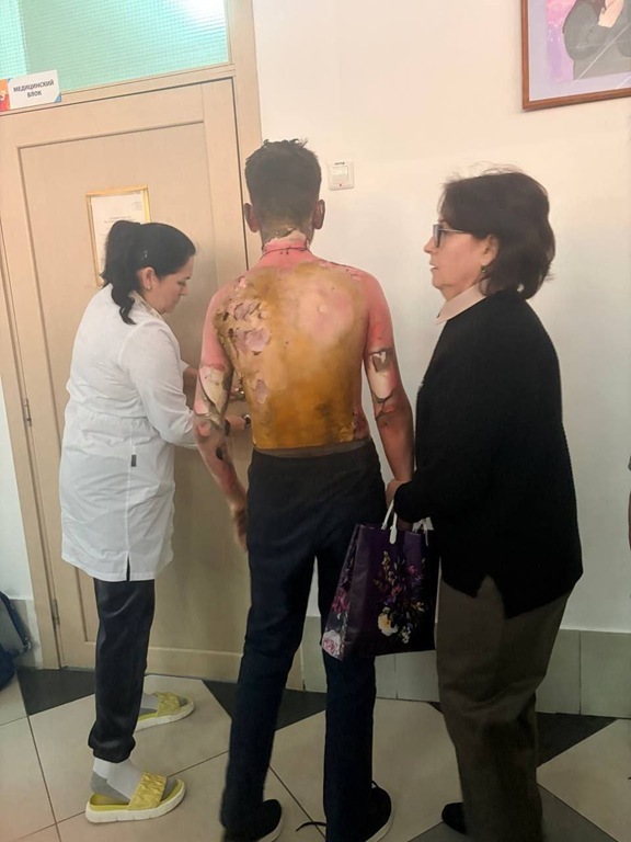 В красноярской школе ученица с молотком и бутылкой с бензином напала на детей: пятеро пострадали