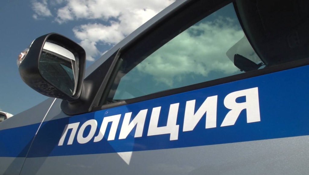 В Москве задержаны полицейские, незаконно легализовавшие около 2 тысяч мигрантов