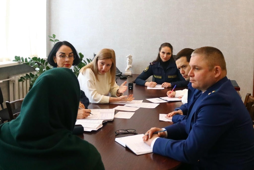 Детский омбудсмен посетила калининградский СИЗО и приняла обращения от несовершеннолетних и женщин с детьми