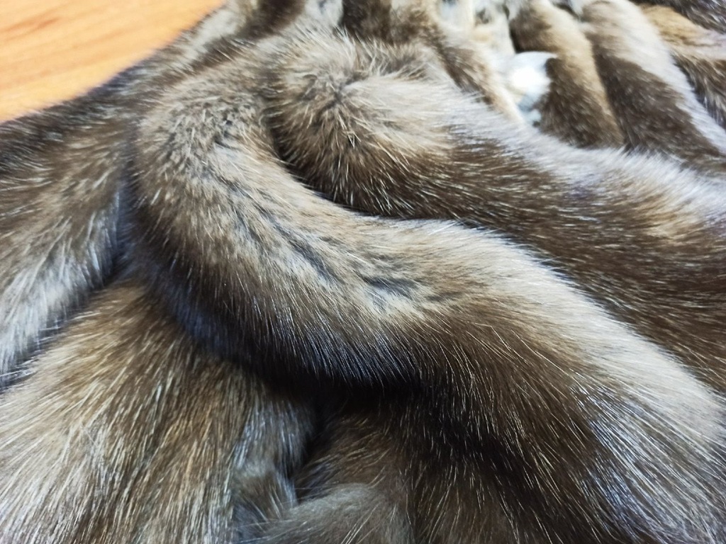 Из Петербурга за границу ушли 57 тысяч шкурок норки и соболя Из Петербурга за границу ушли 57 тысяч шкурок норки и соболя