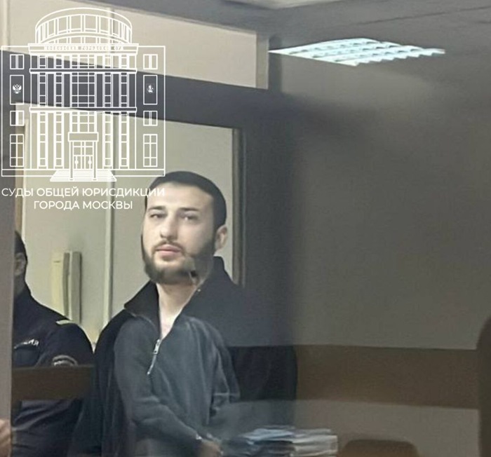 В Москве арестовали грабителя, который разбил витрину и унёс драгоценностей на 1,8 млн В Москве арестовали грабителя, который разбил витрину и унёс драгоценностей на 1,8 млн