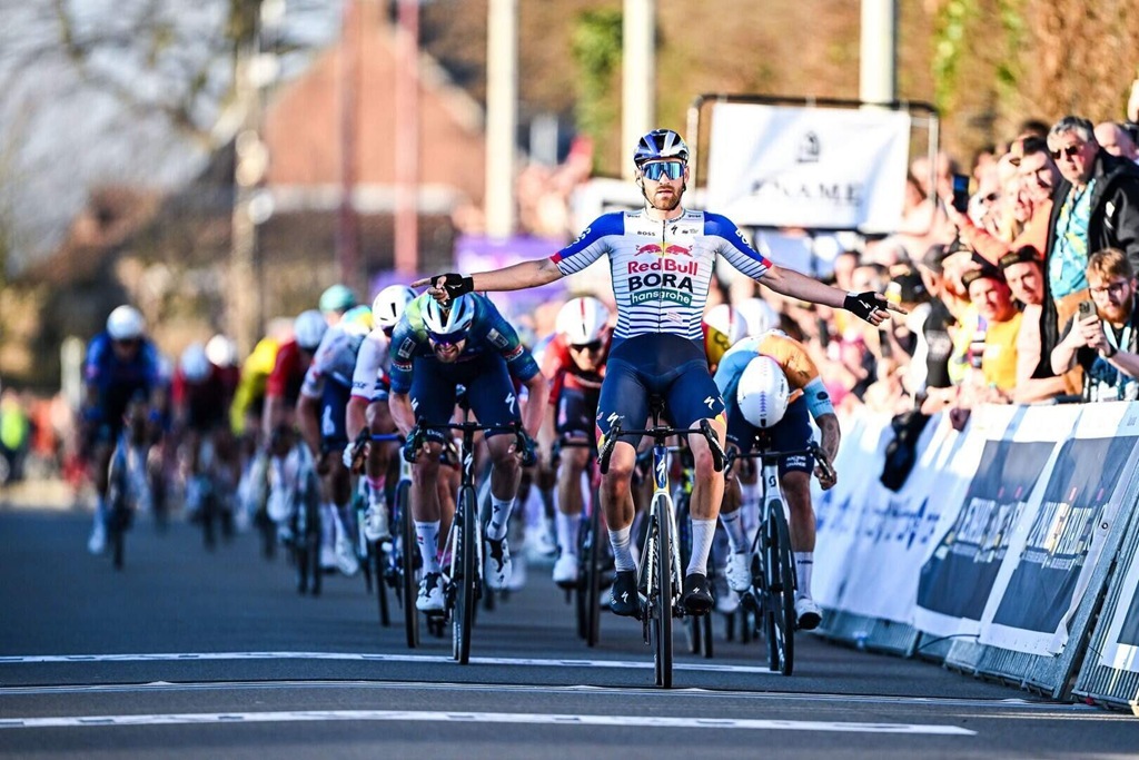 Триумф Red Bull — Bora — Hansgrohe: Йорди Мёйс покоряет Le Samyn на фоне неудач Ван Арта Триумф Red Bull — Bora — Hansgrohe: Йорди Мёйс покоряет Le Samyn на фоне неудач Ван Арта