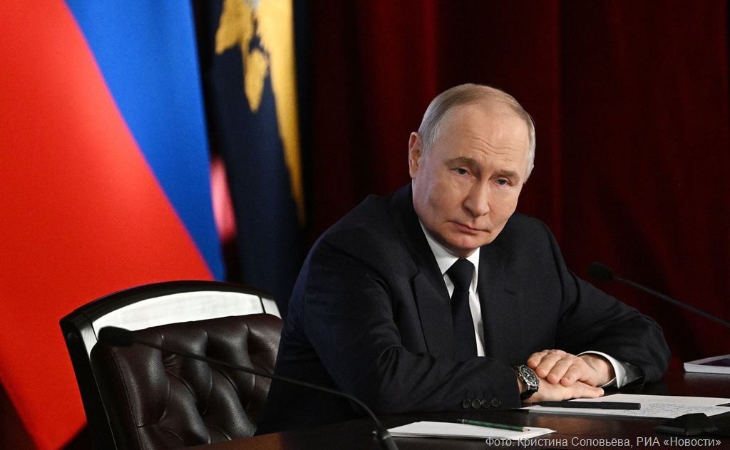 Путин назвал связь важнейшей сферой для управления войсками и напомнил о рисках иностранных технологий