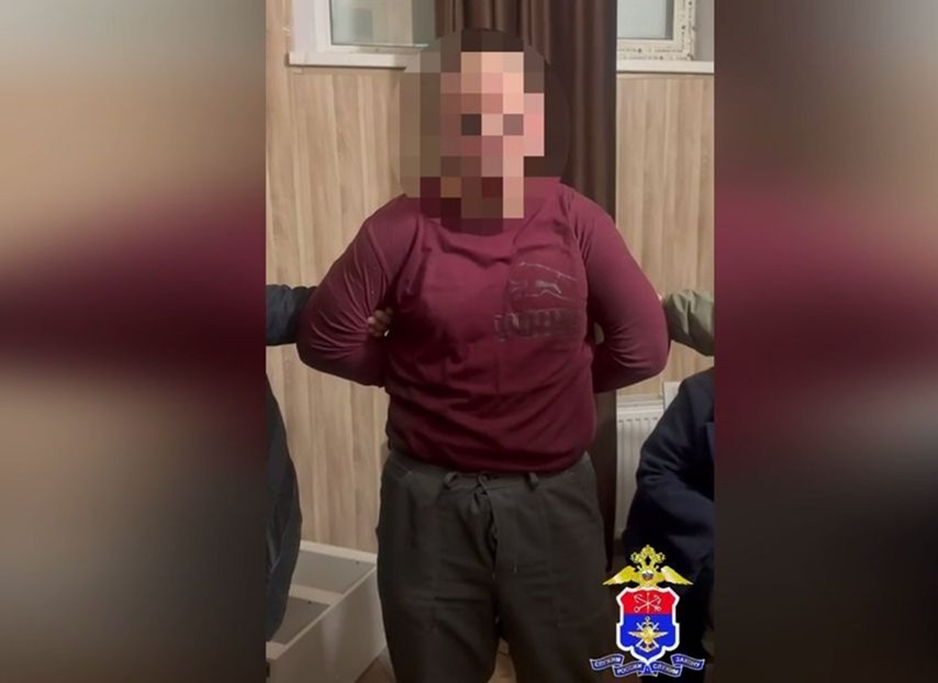 В Петербурге задержали молодого человека, ударившего ножом полицейского при задержании